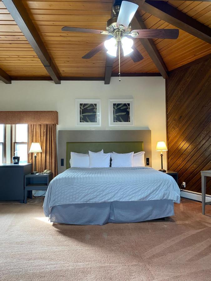 Pictured Rocks Inn And Suites ミューニシング エクステリア 写真